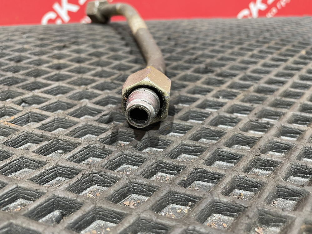 Трубка топливная