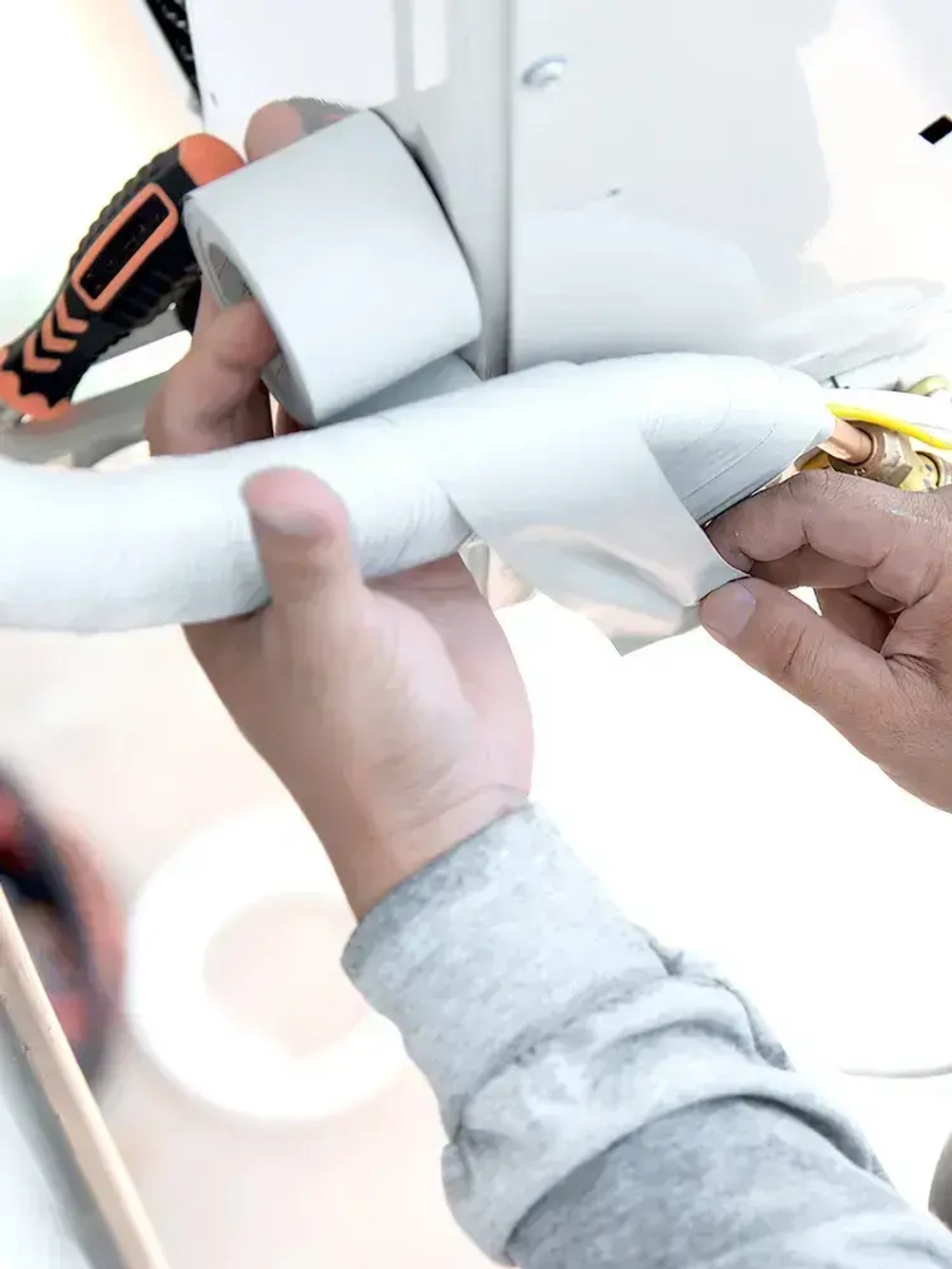 Клейкая лента для герметизации Aviora, 48 мм * 25 м, 130 мкм, от -30 С до +80 С, белая