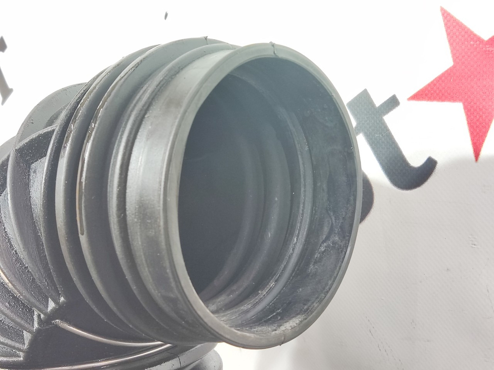 Патрубок воздушного фильтра