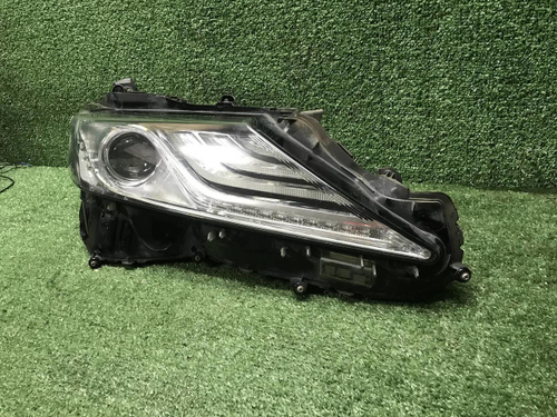 Битая Фара правая Toyota Camry xv70 (20-нв) LED