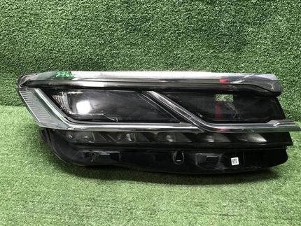 Битая Фара правая VW Touareg 3 (2018-2023) LED