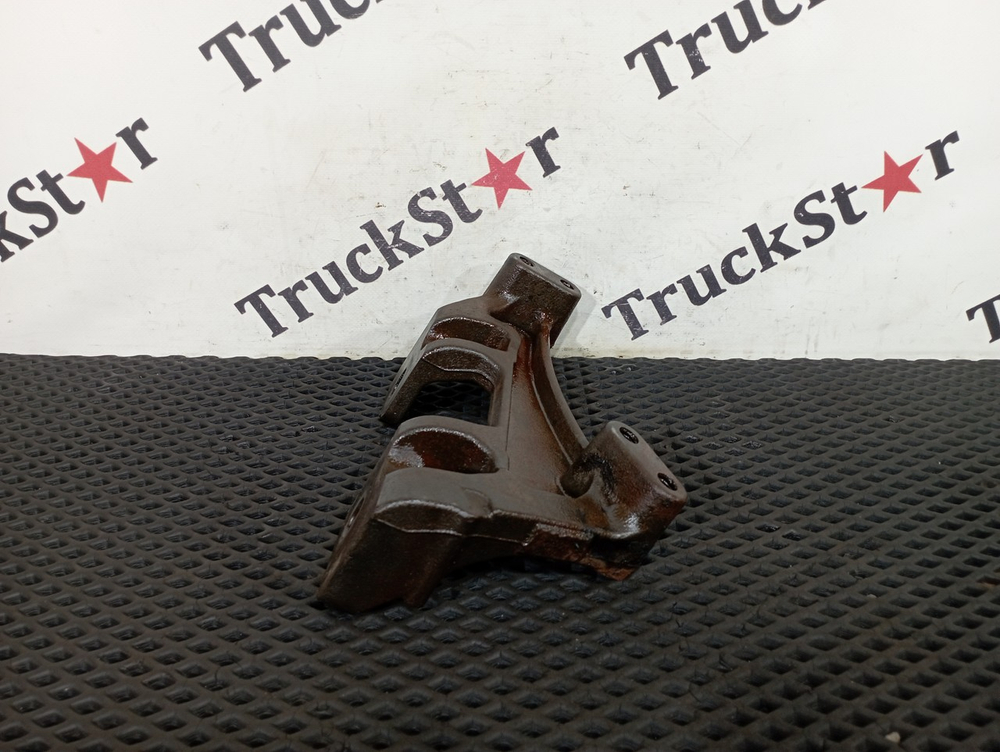 Кронштейн глушителя 2020г