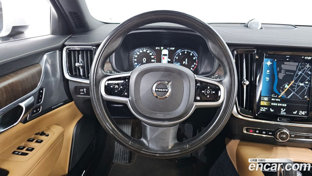 Volvo V90 Cross Country B6 Pro AWD (05.2021)