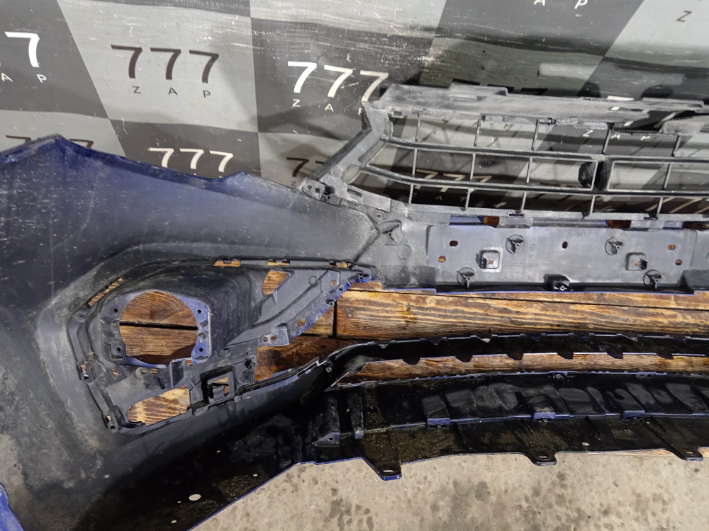 Бампер передний LADA Vesta 22-нв Б/У Оригинал 8450040054