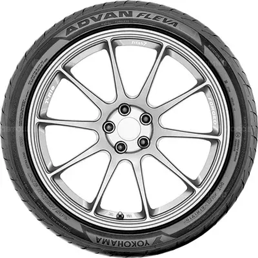 Yokohama Advan Fleva V701 215/55 R17 94W