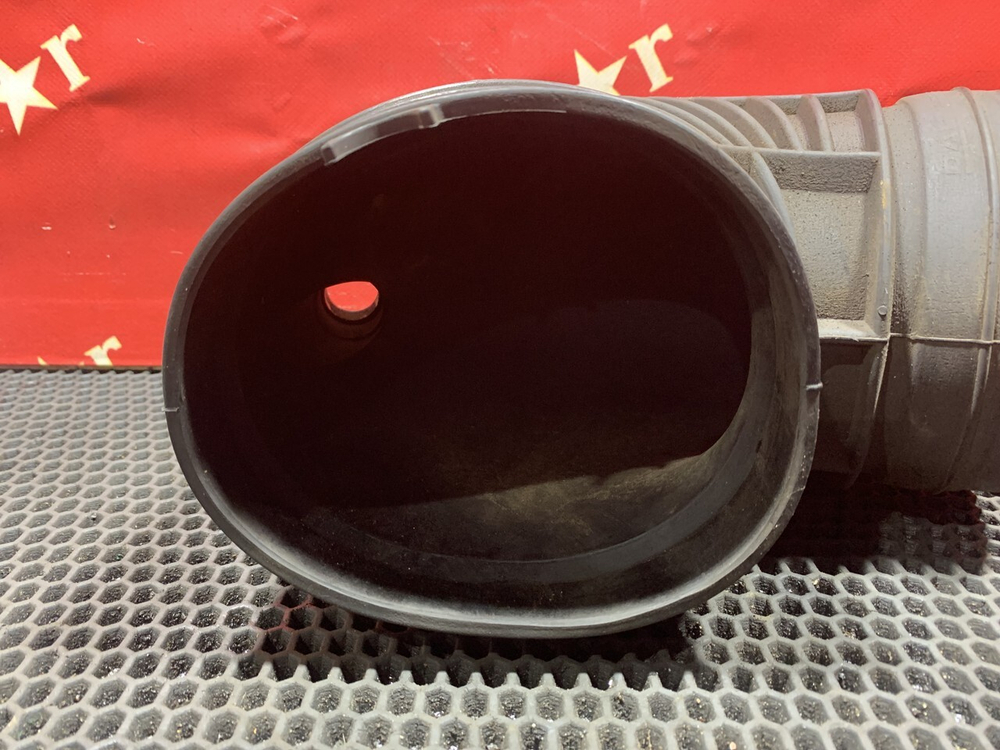 Патрубок воздушного фильтра