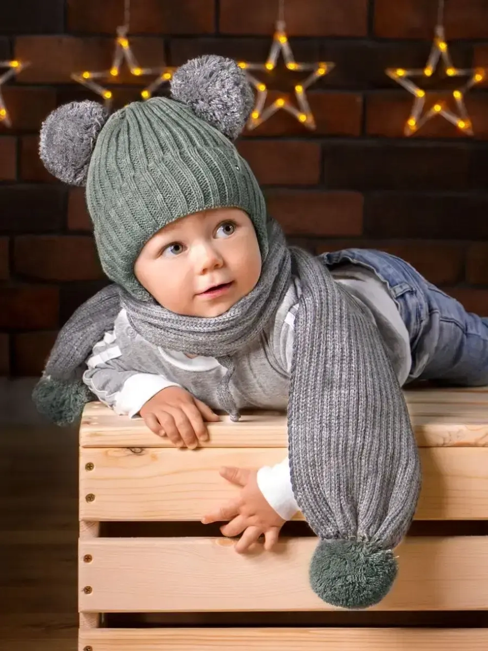 Шапка детская осенняя и шарф с ушками