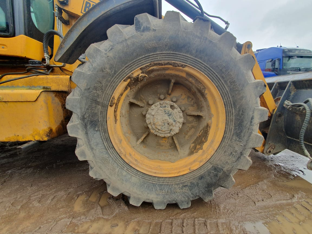 Bull 4SX Экскаватор-погрузчик 4SX-PLUS (Дизельный, 4,6 л, 116 л.с., АТ)