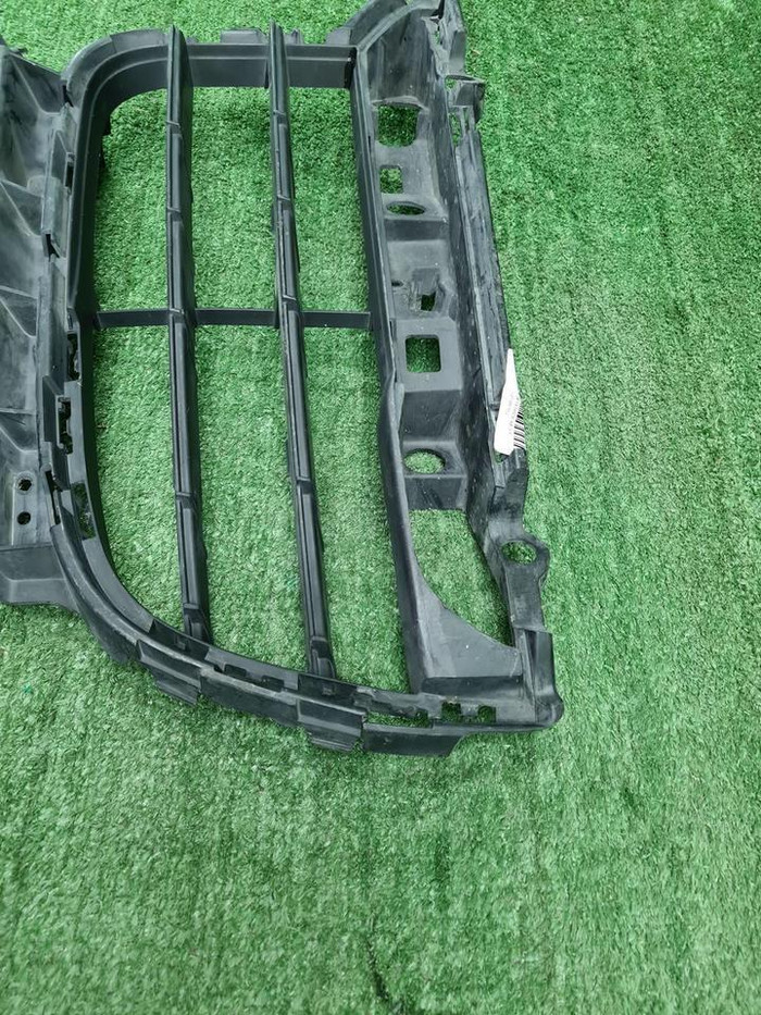 Решетка перед. бампера Porsche Cayenne 958 (14-18)