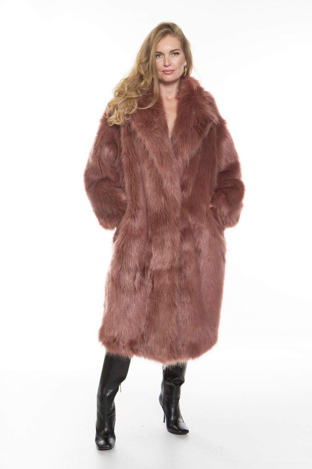 ШУБА ИЗ ИСКУССТВЕННОГО МЕХА