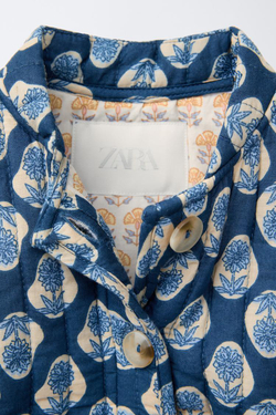 ZARA КУРТКА ИЗ ТКАНИ С ЦВЕТОЧНЫМ ПРИНТОМ, СИНИЙ