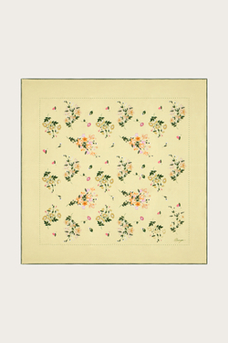 ПЛАТОК ИЗ ЖЕЛТОГО ШЕЛКА С АВТОРСКИМ ПРИНТОМ 90*90