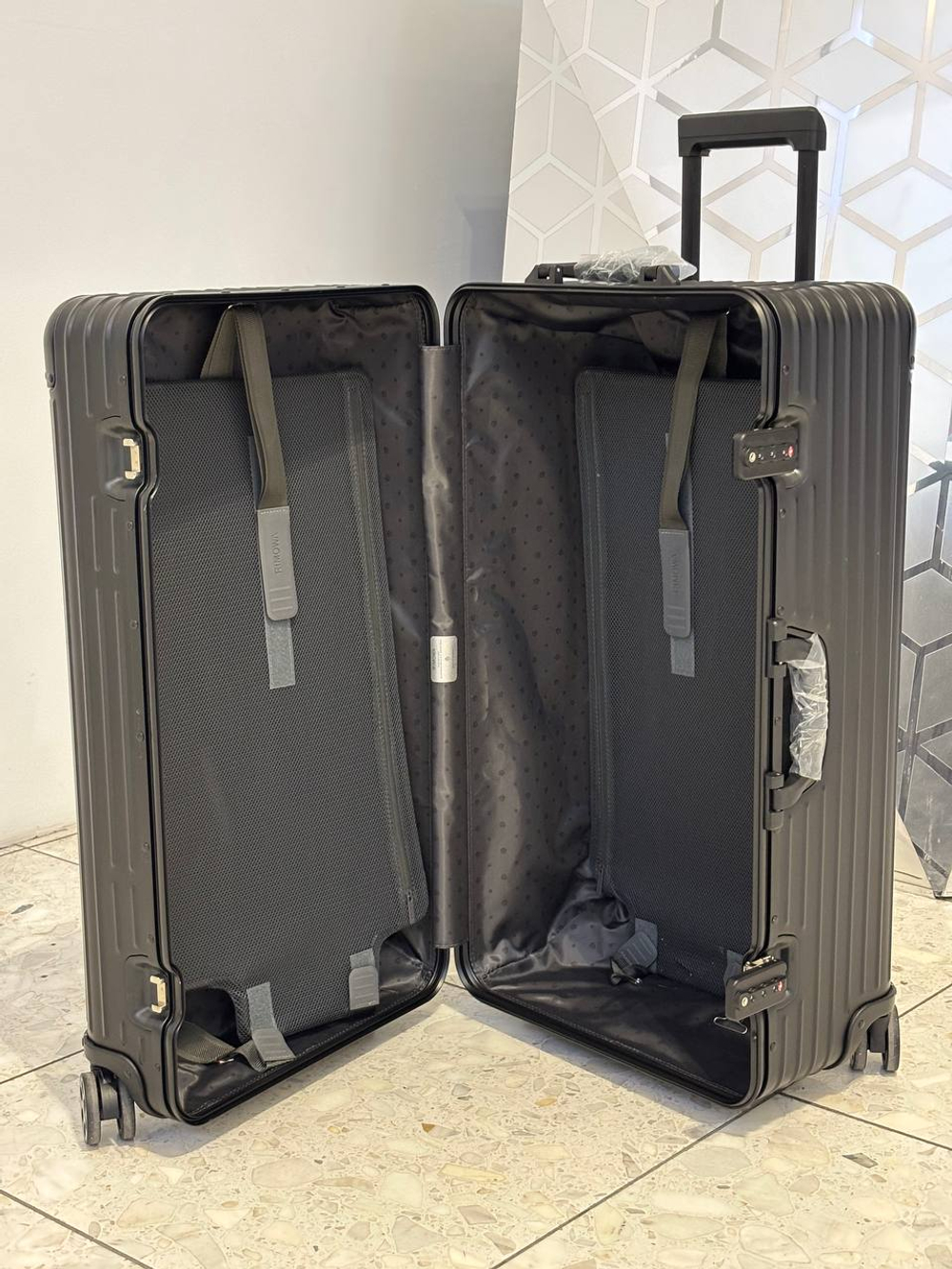 Чемодан Rimowa