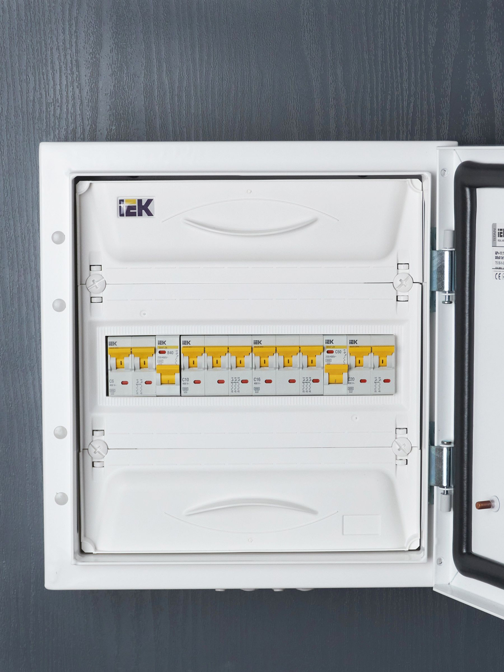 KARAT Автоматический выключатель ВА47-60M 3P C 10А 6кА IEK