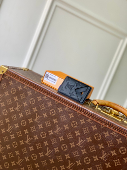 Louis Vuitton Porte Cartes Magnet