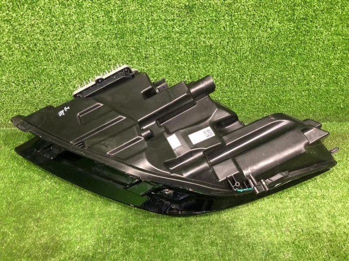 Фара правая Jaguar E-PACE (2017-2021) LED