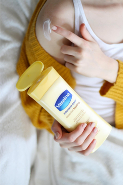 Vaseline Essential Healing - увлажняющее молочко для тела /   400  ml  / GTIN 8712561484398