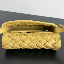 Bottega Veneta Small Rumple Messenger 21 cm