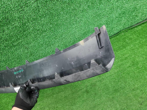 Накладка переднего бампера Lada Vesta (2022-н.в.)