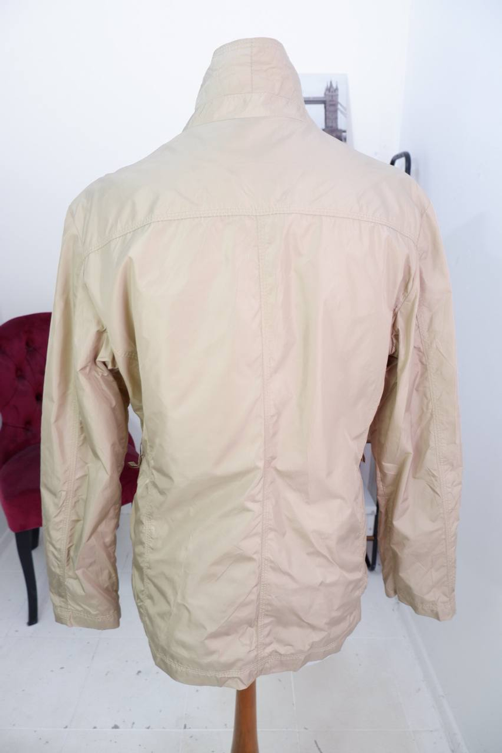 Куртка Punt Roma тонкая, визуально 50 размер