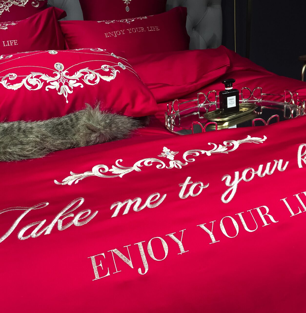 Постельное белье Сатин Гладкокрашеный Вышивка Делюкс на резинке DHCR002