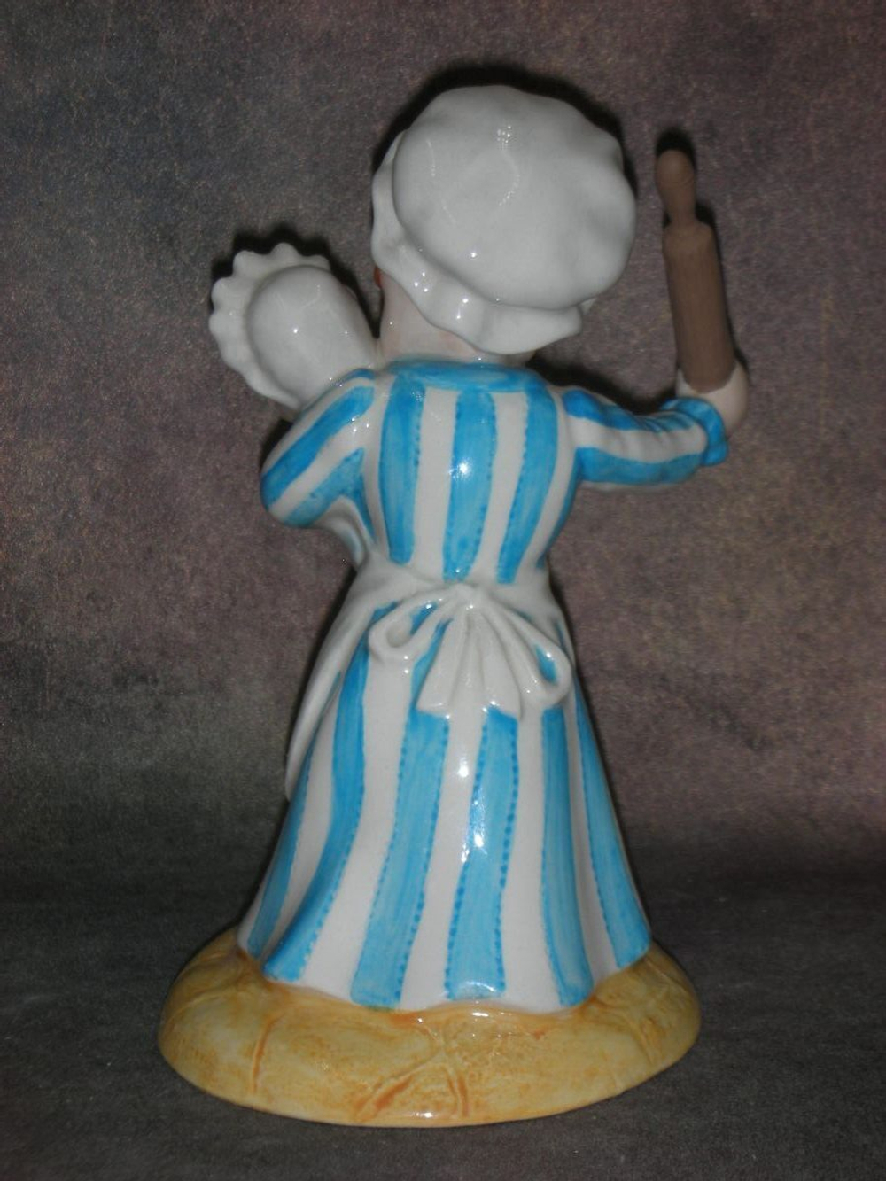 Статуэтка. Фарфор. Клоун Панч и Джуди. Royal Doulton. Англия