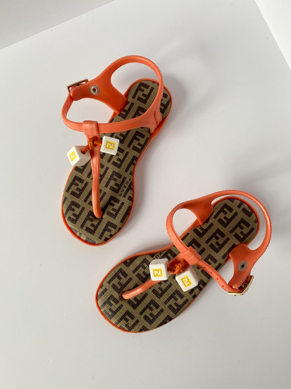 Сандалии Fendi, 25,5