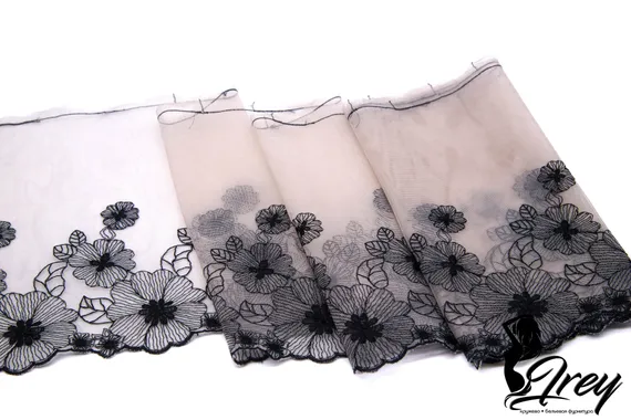 05-136 ОПТ Вышивка на неэл. сетке 21 см, кремовый/черный (правая)