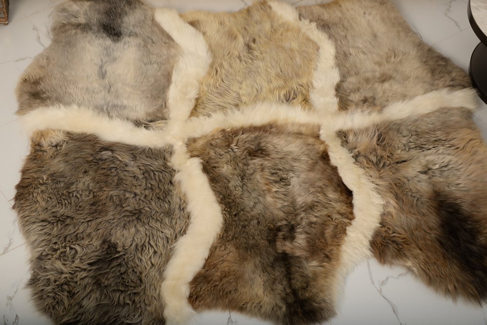 Ковер Сакральный из восьми шкур овчины светло-серый