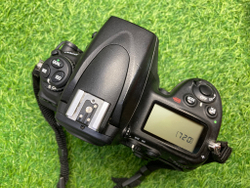 Nikon D700 (303.000 кадров)