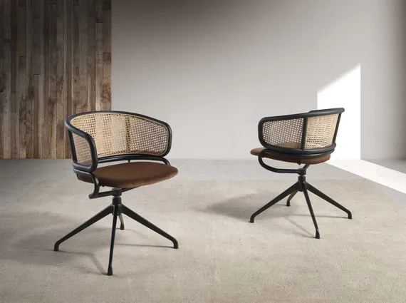 Крутящийся стул Angel Cerda 4129 со спинкой из ротанга