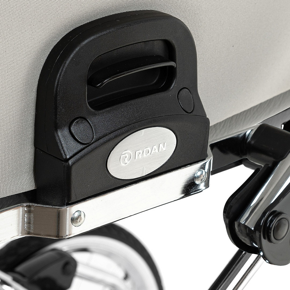 Детская коляска Roan Bass Next Classic d14 2.0 3 в 1 с автокреслом Pituso Baesa Pro Black,Beige Canopy BSNC/94/2 Marzipan/Black/руч.Cappuccino