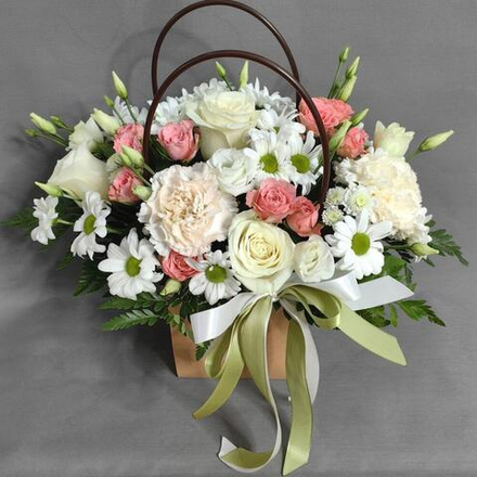 Авторская композиция в крафтовой сумочке