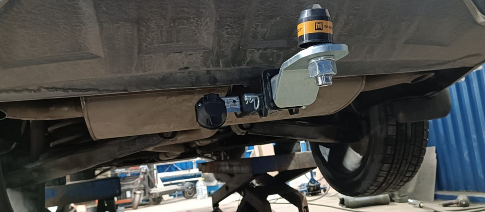 Фаркоп Motodor для Geely Monjaro 2022- (оцинк. Шар, под квадрат)(паспорт и сертификат в комплекте)(без электрики) 94207-E