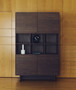 Высокий 4-дверный буфет Norlen из орехового шпона