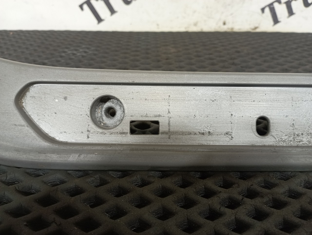 Накладка порога правая