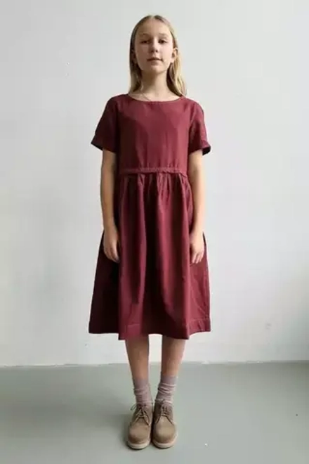 Сливовое платье с кулиской укороченное