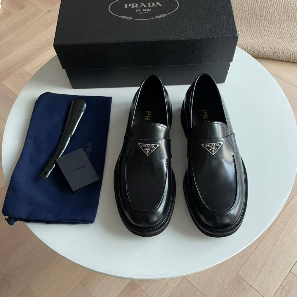 Лоферы Prada