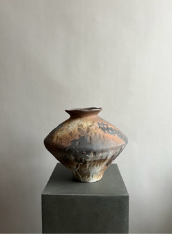Ваза грубая глиняная