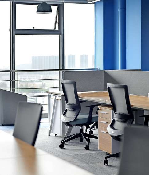 Кресло персонала Sunon Iron CIR69SW Сетка/ткань черная