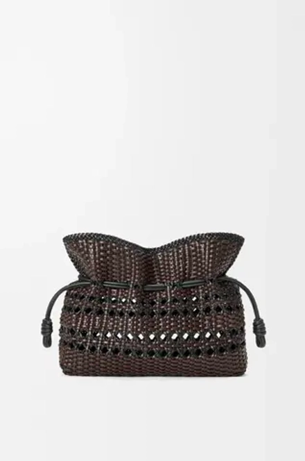 Loewe Сумка-клатч Flamenco среднего размера из плетеной телячьей кожи наппа, черный/коричневый