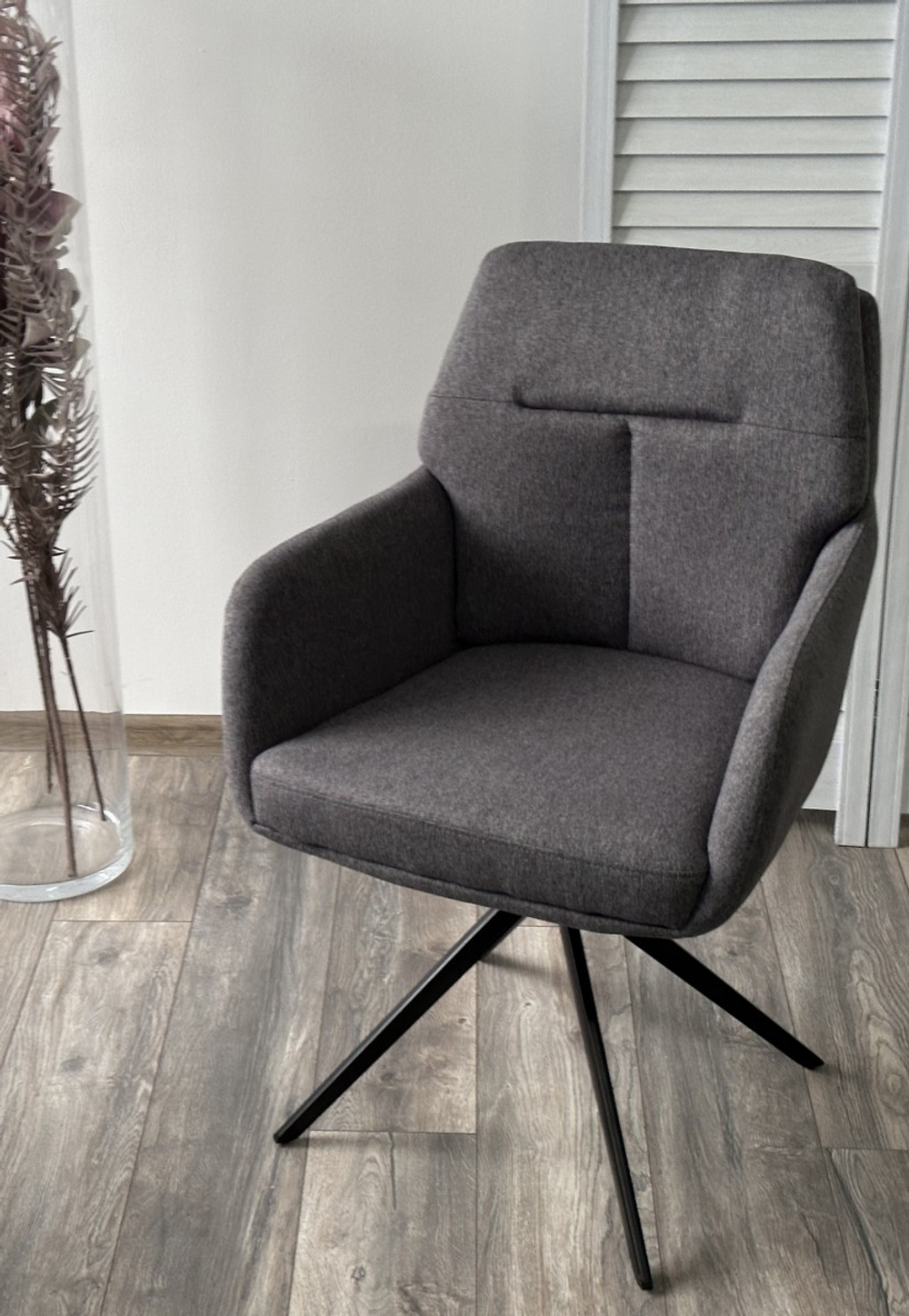 Стул М-City DISAUR Мон (Mon) поворотный на поворотный на 360 градусов, Серый Family-022, ткань, Черный