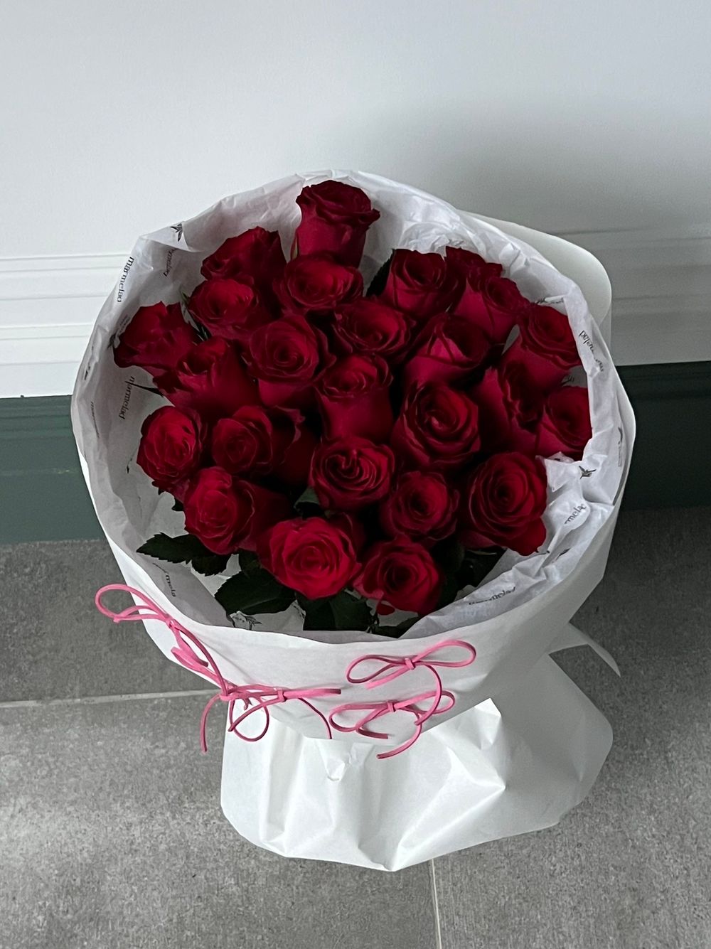 Букет из красной одноголовой розы