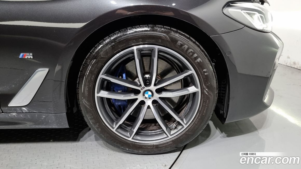 BMW 5 Series (G30) 520i M Sports (07.2023)