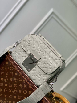 Сумка через плечо Louis Vuitton S-Lock