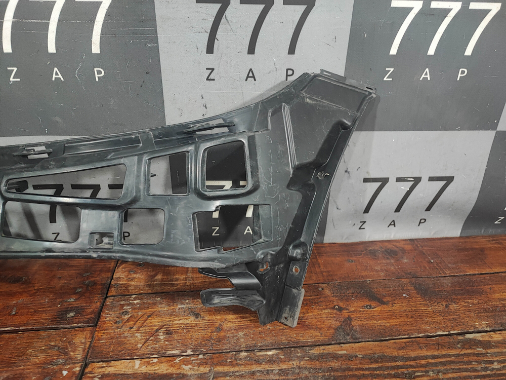 Кронштейн переднего бампера Mercedes C (W205) 14-18 Б/У Оригинал A2058853165