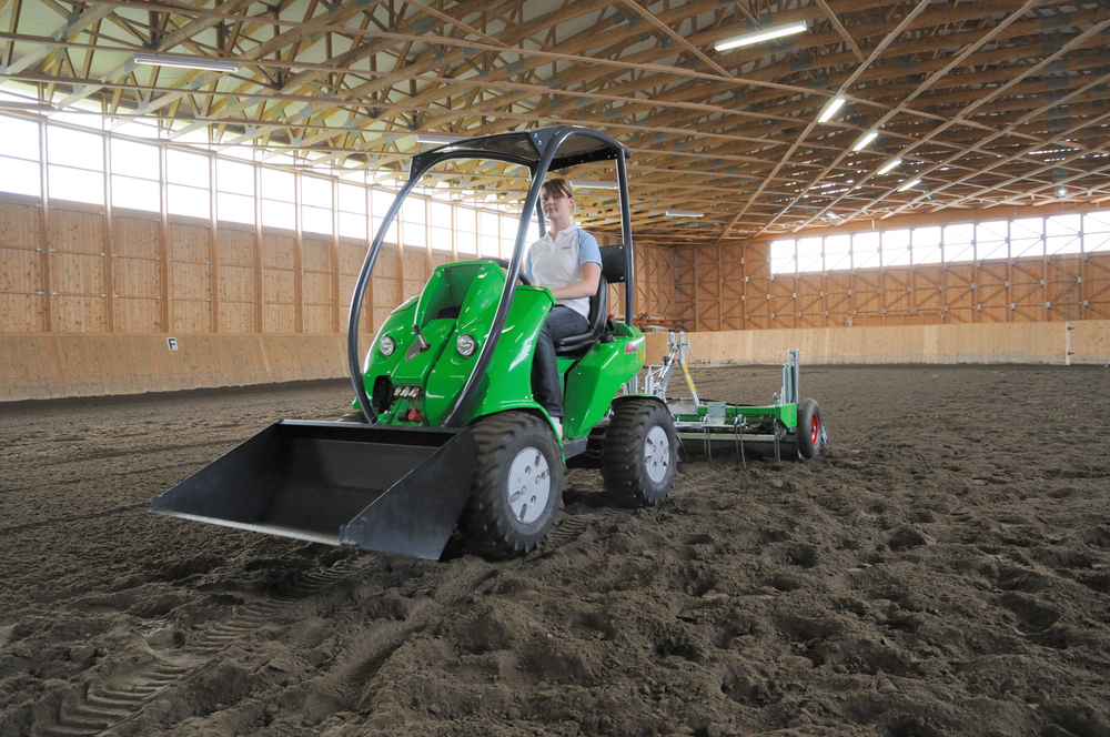 AVANT 200 — КОМПАКТНЫЙ МИНИ-ПОГРУЗЧИК