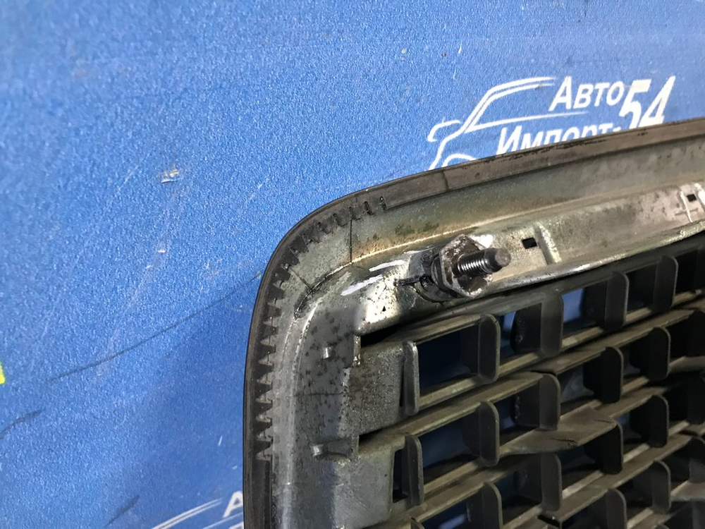 Решетка радиатора TOYOTA PROGRES 1998-2001