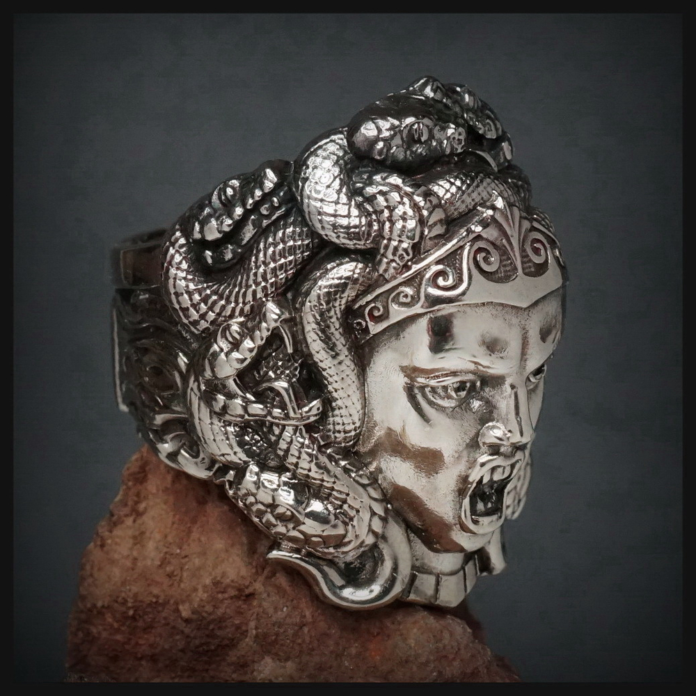 Кольцо "Медуза Горгона" мельхиор , 19 - 21 р