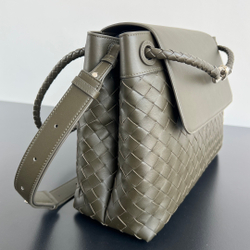 Bottega Veneta Medium Andiamo Messenger 37 cm